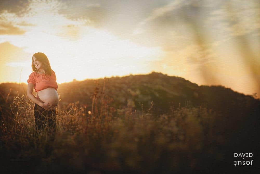 Beach Maternity Photoshoot: Ultimate Sunset Photo Ideas & Expert Baja Tips
