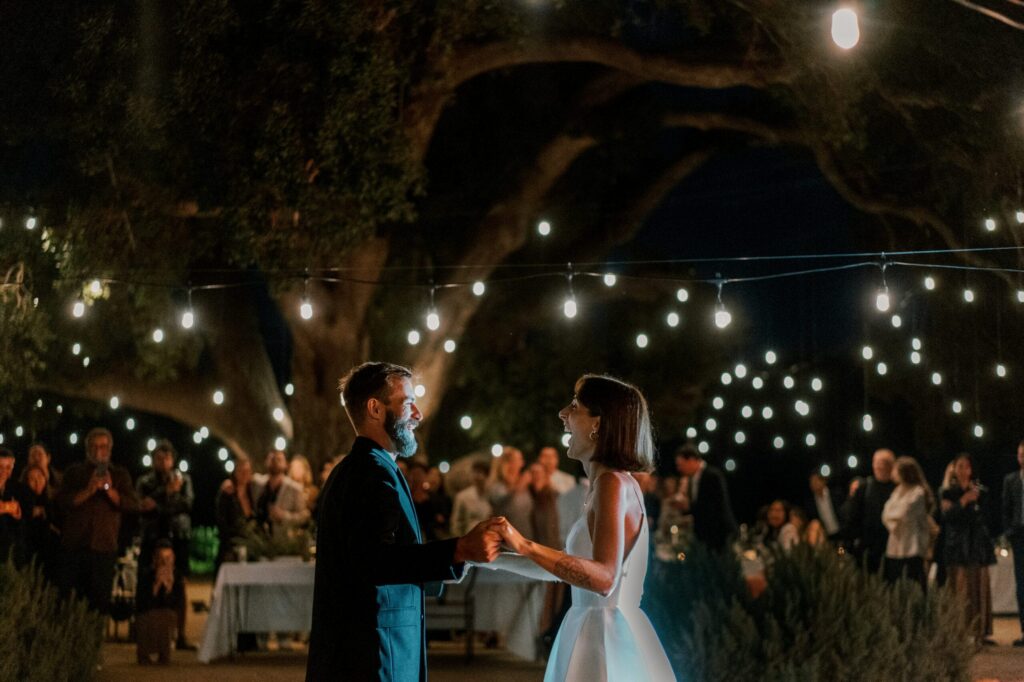Bruma Casa 8 Wedding: A Photographer's Read on Valle de Guadalupe's Single-Residence Vineyard Venue