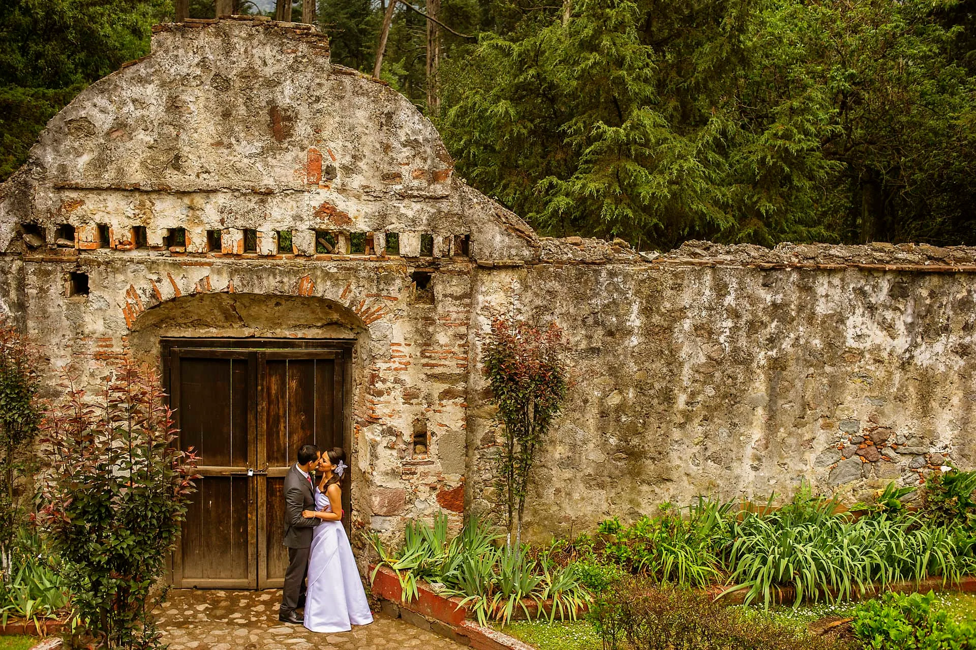 Planning a Destination Wedding in Mexico: The Complete 2026 Guide from a Valle de Guadalupe Wedding Photographer