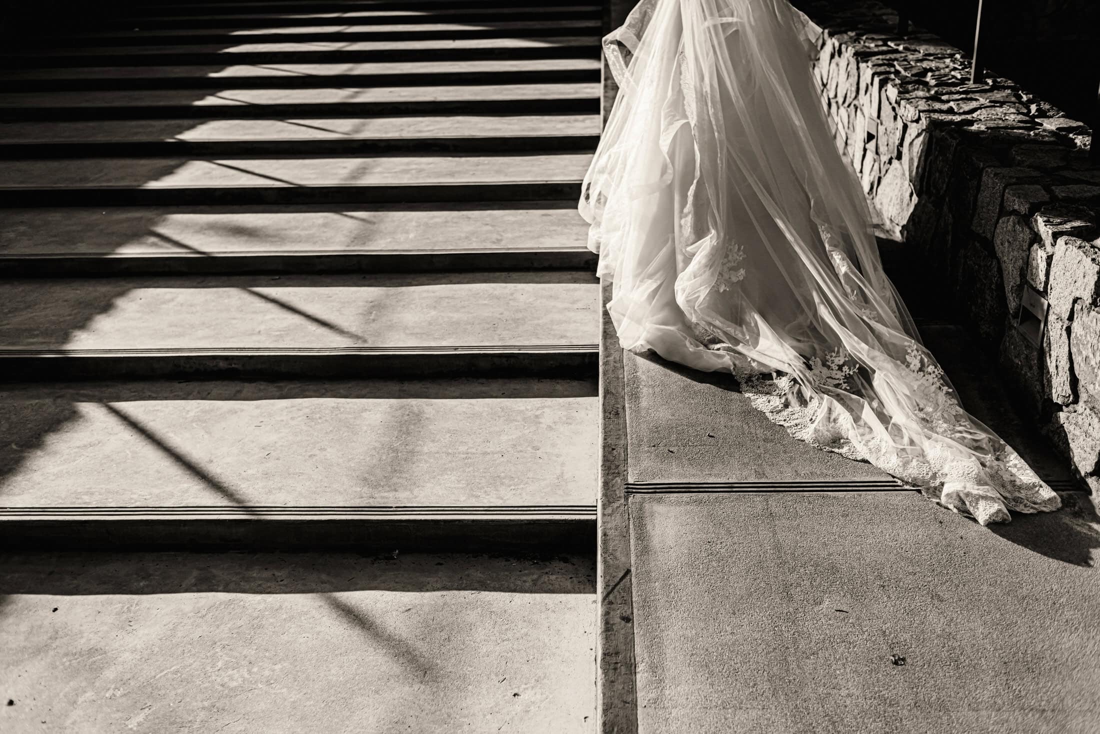 morning — soft indirect light for getting-ready frames if preparation happens nearby | ceremony — verify ceremony policies and exact location directly with the venue | couple portraits at golden hour — vine geometry combined with the museum's modern lines